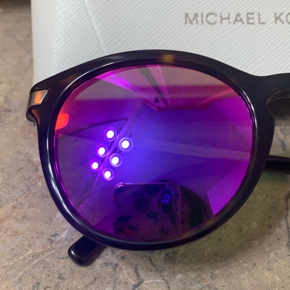 ADRIANNA III CLASSIC W/FUCHSIA MIRROR - Picture 9 of 16